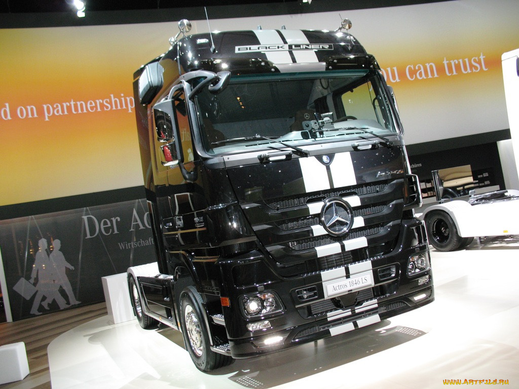, mercedes, trucks